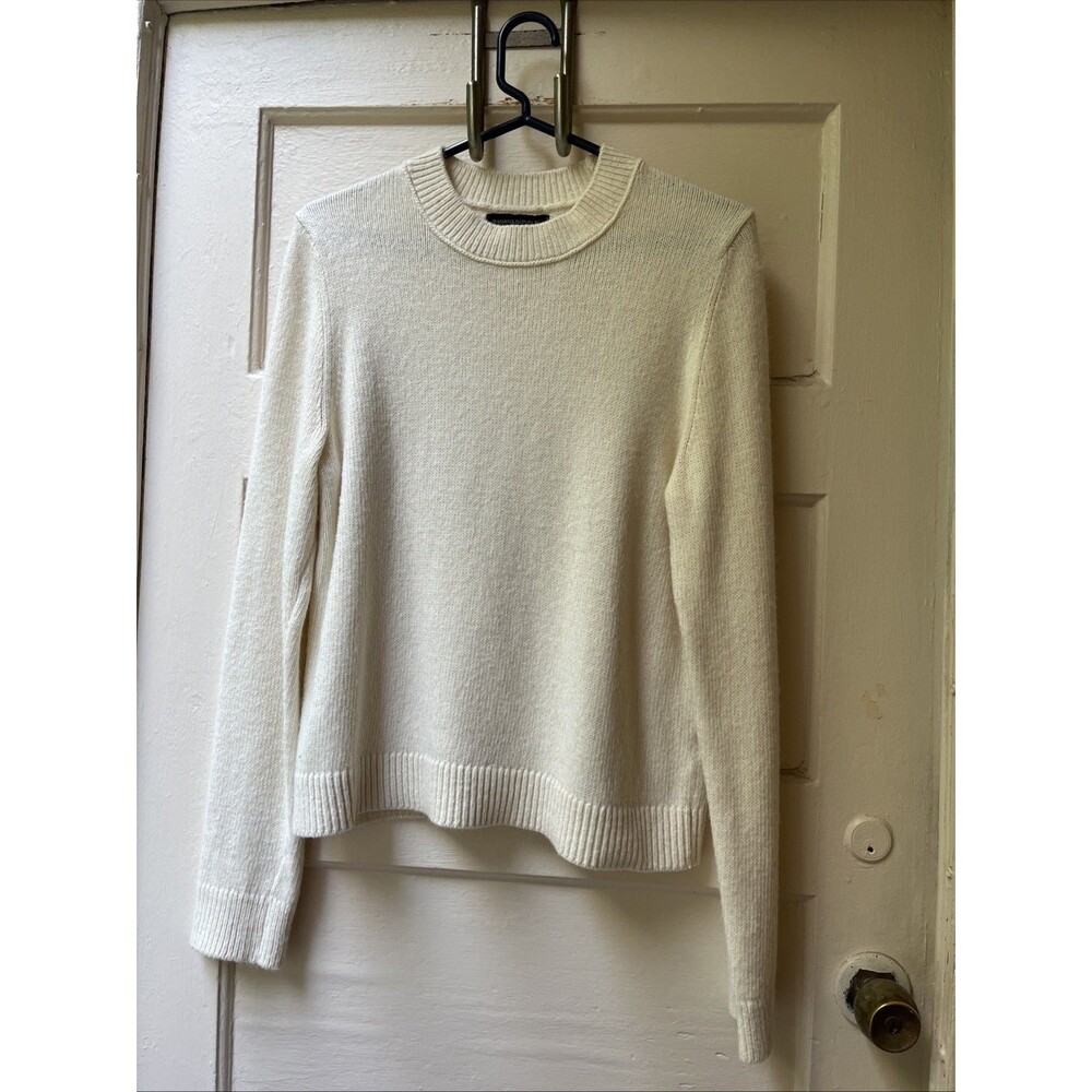 Banana Republic Cream Sweater Sz M Crew Neck Minimalist Classic Coastal Staples